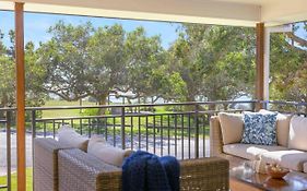 Little Beach Bungalow - At Bartlett'S
